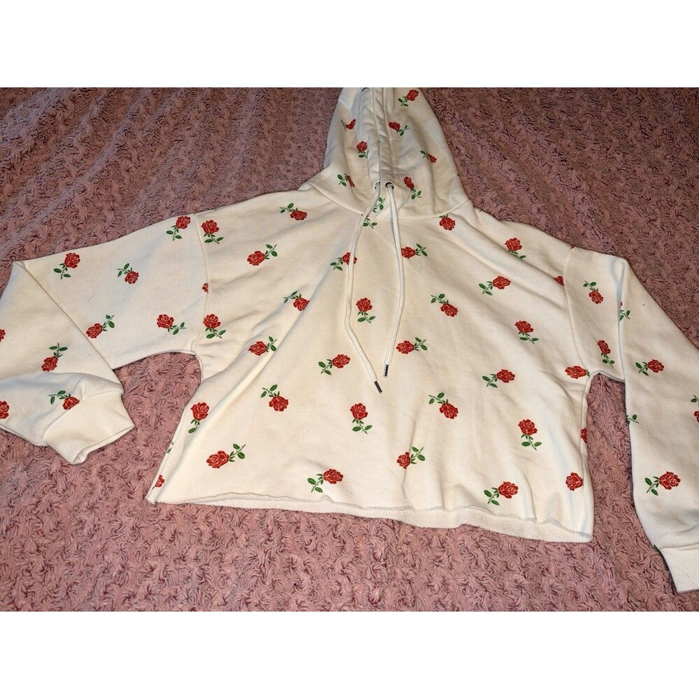 Forever 21 Rose Crop Cropped Hoodie white Small Sweatshirt Top Shirt Women